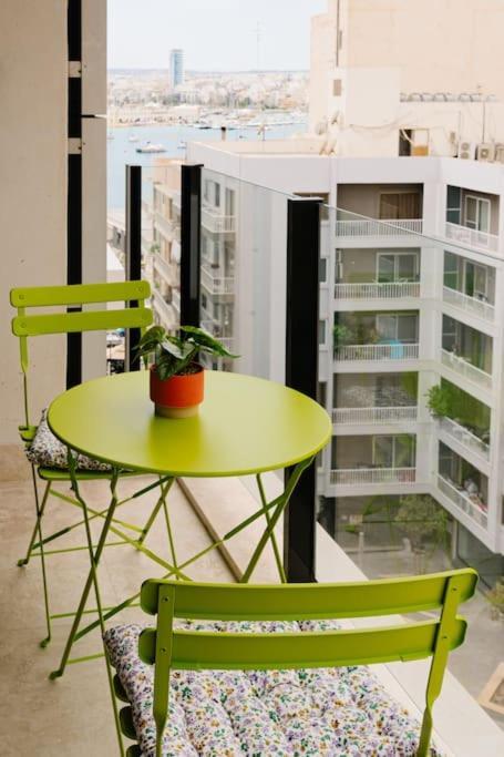 Sliema Mainstreet Designer Suite 5 Bagian luar foto