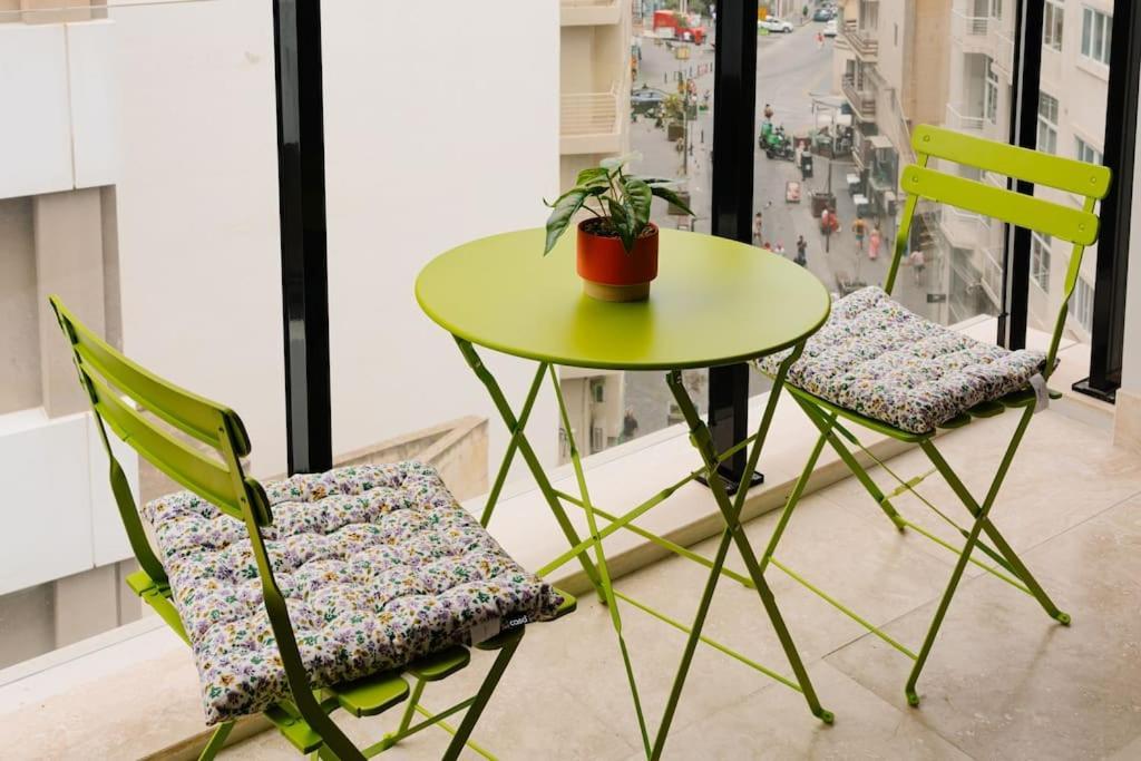 Sliema Mainstreet Designer Suite 5 Bagian luar foto